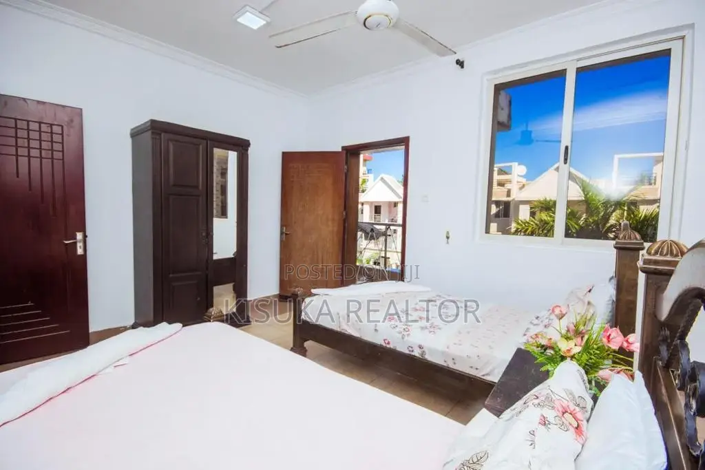 Short Stays 3 Bedroom Apartment for Rent $130 Per Day
