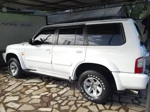 Nissan Patrol 2008 White