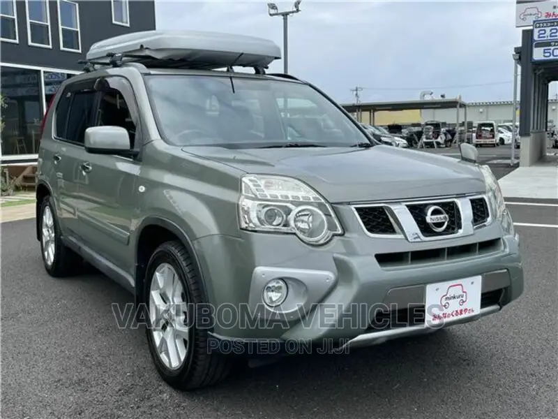 Nissan X-Trail 2010 Green