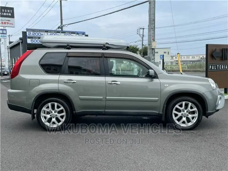 Nissan X-Trail 2010 Green