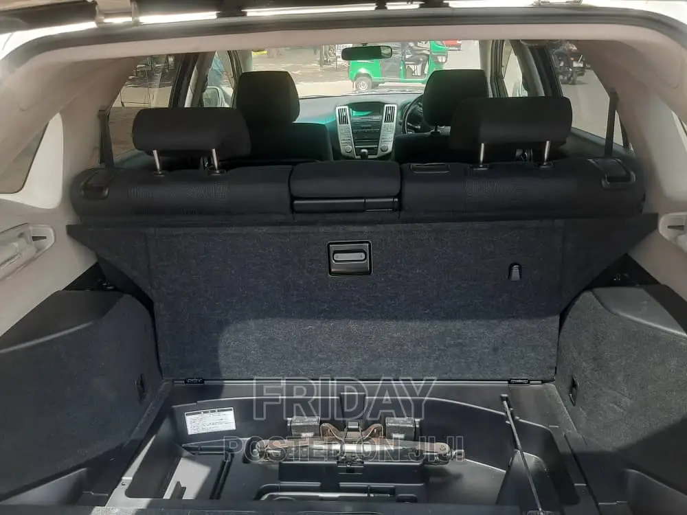Toyota Noah 2.0 AWD (8 Seater) 2004 Silver