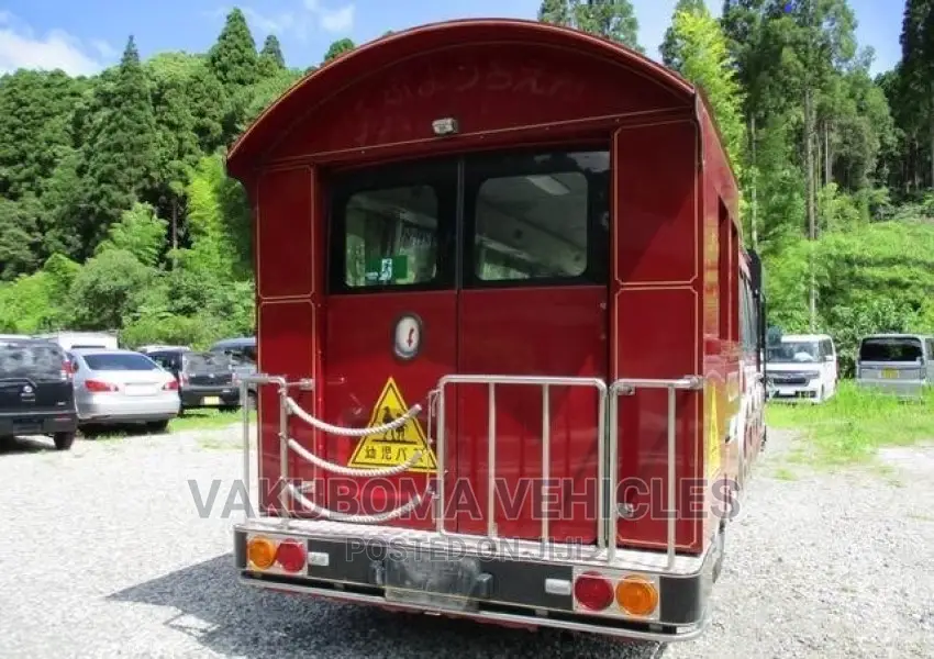 Nissan Civilian 2001 Red