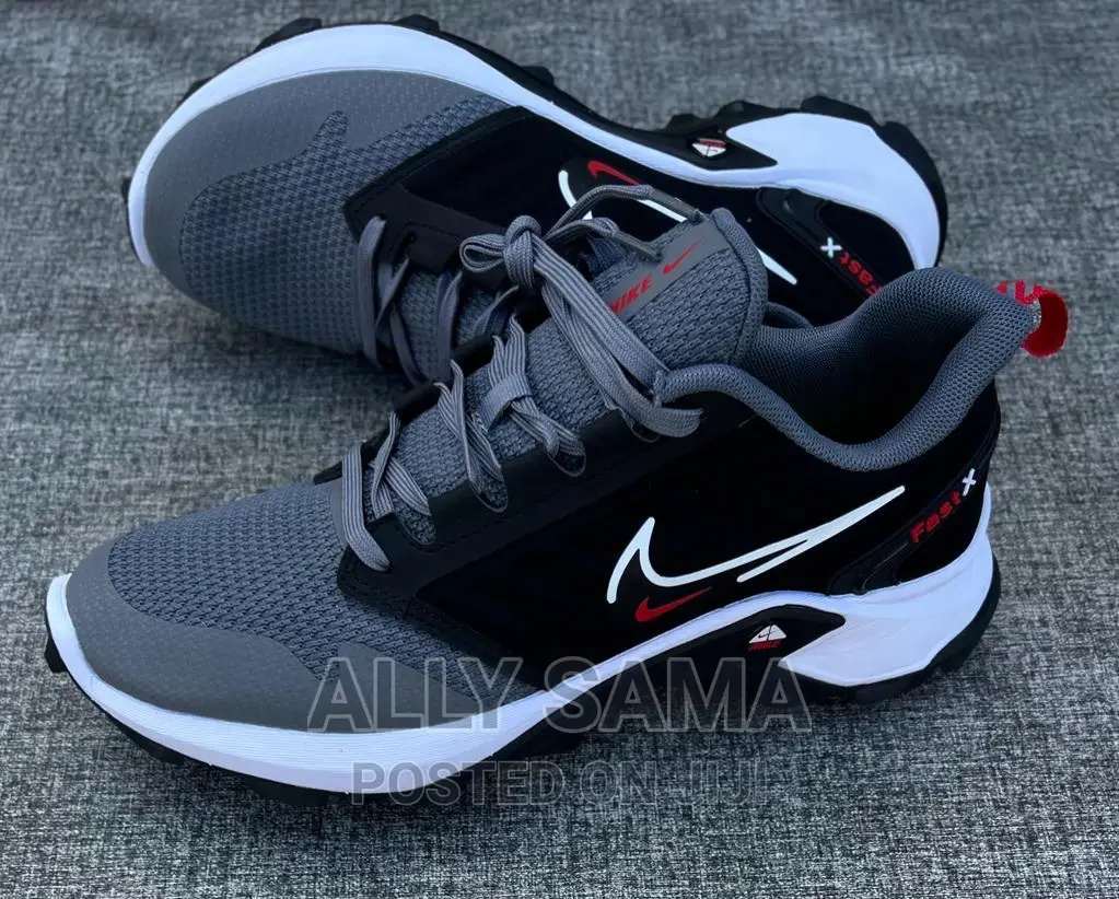 Nike Fast X Sneakers