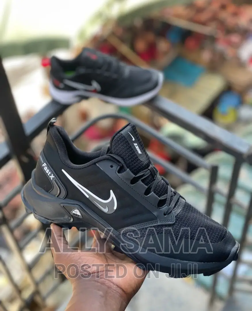 Nike Fastx Sneakers