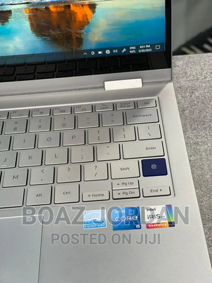 New Laptop Samsung R730 8GB Intel Core I5 SSD 256GB