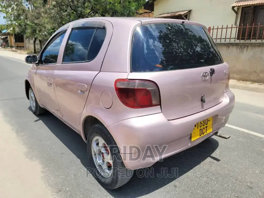 Toyota Vitz 1.0 FWD 5dr 2004 Pink