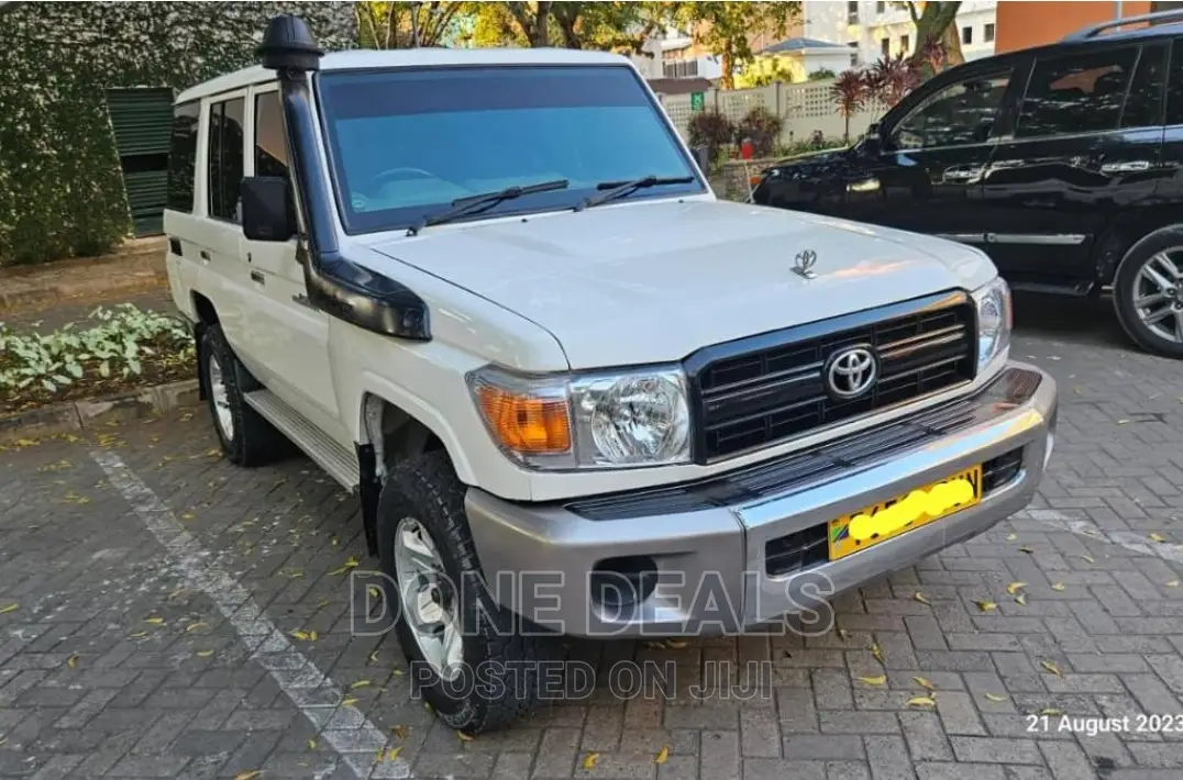 Toyota Land Cruiser 2014 White