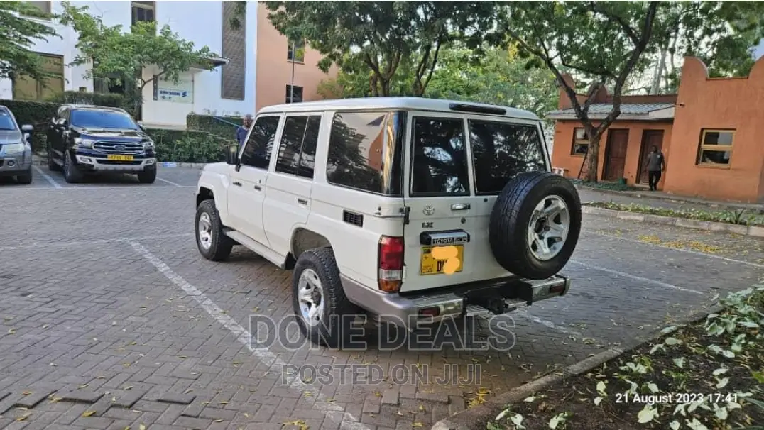 Toyota Land Cruiser 2014 White