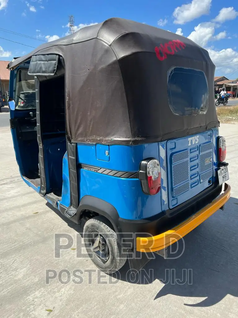 TVS King Cargo 2023 Beige
