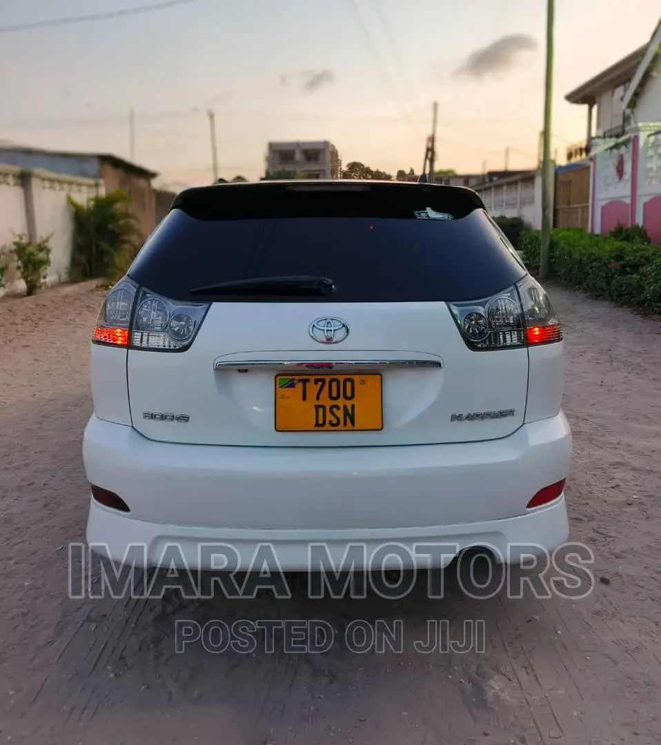 Toyota Harrier 2006 White
