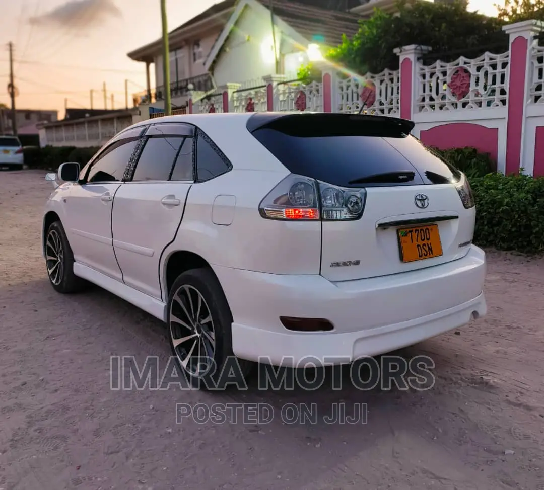 Toyota Harrier 2006 White