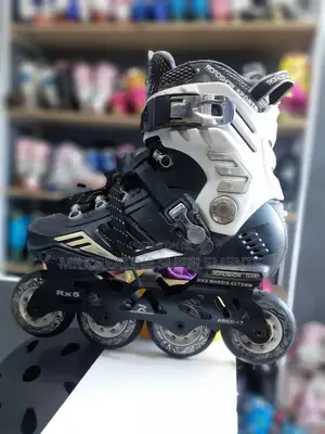 Roadshow Rx5 Skates