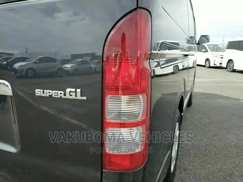 Toyota HiAce 2007 Grey