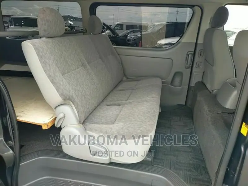 Toyota HiAce 2007 Grey