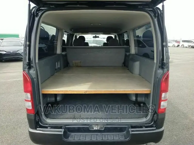 Toyota HiAce 2007 Grey