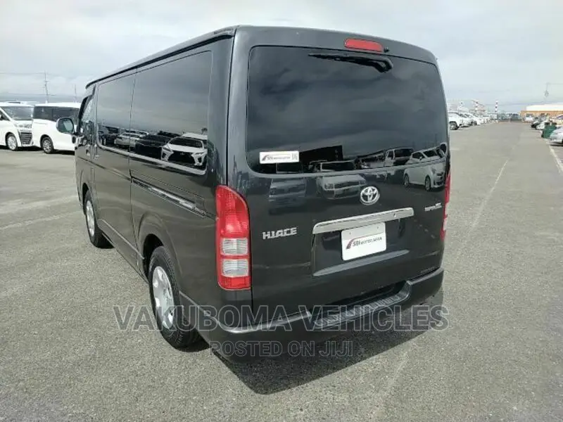 Toyota HiAce 2007 Grey
