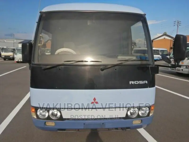 Mitsubishi Fuso Rosa 2000 Blue