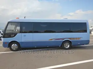 Mitsubishi Fuso Rosa 2000 Blue