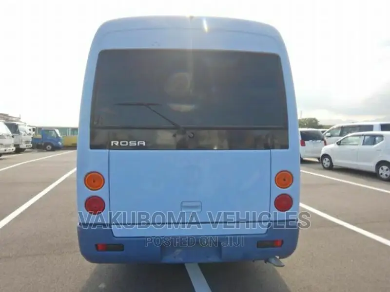 Mitsubishi Fuso Rosa 2000 Blue