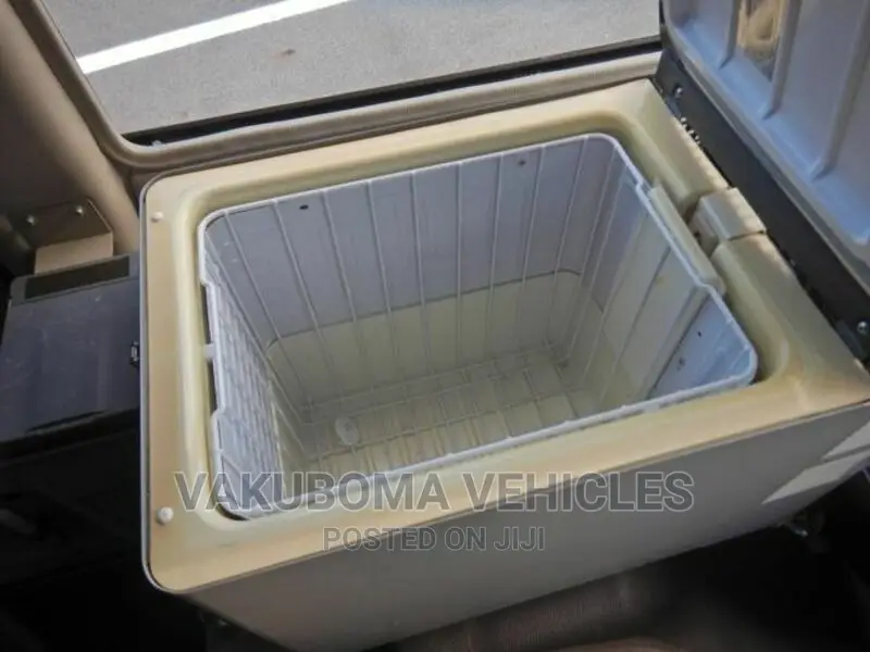 Mitsubishi Fuso Rosa 2000 Blue