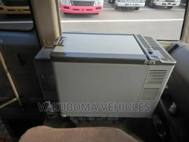 Mitsubishi Fuso Rosa 2000 Blue