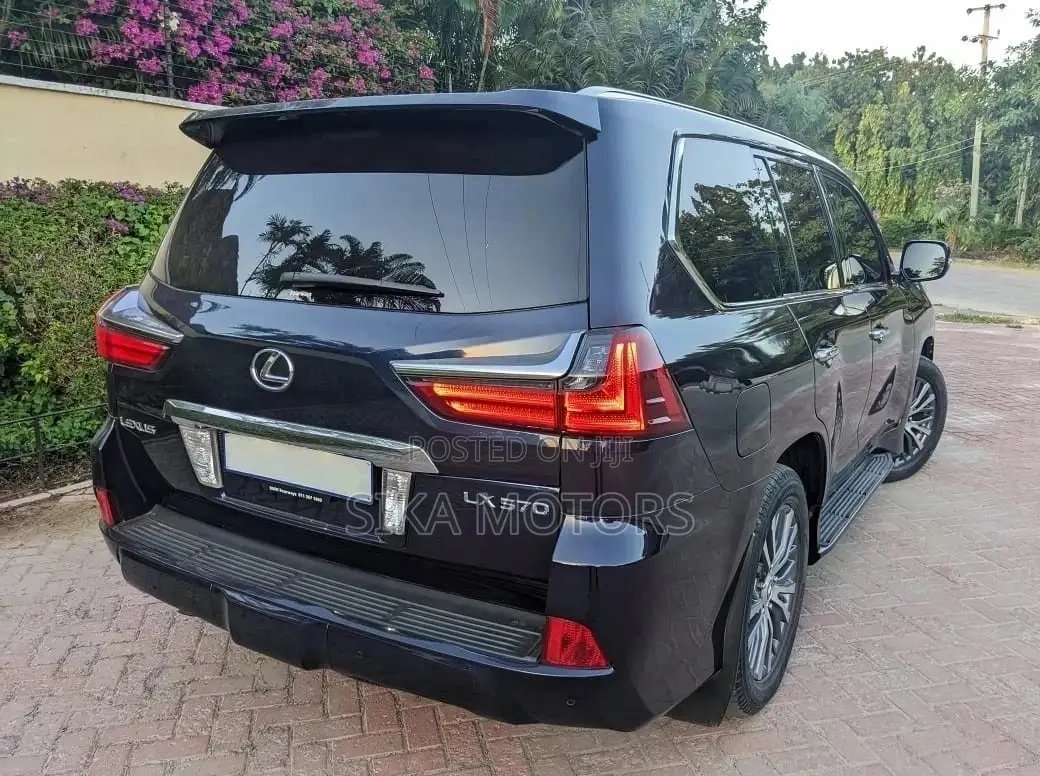 Lexus LX 570 AWD 2017 Black
