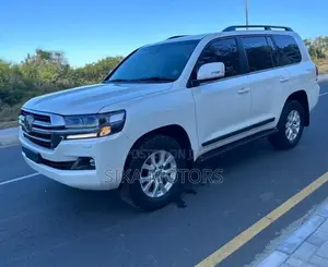 Toyota Land Cruiser 4.5 V8 VXR 2020 White