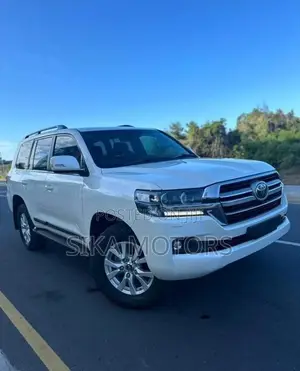 Toyota Land Cruiser 4.5 V8 VXR 2020 White