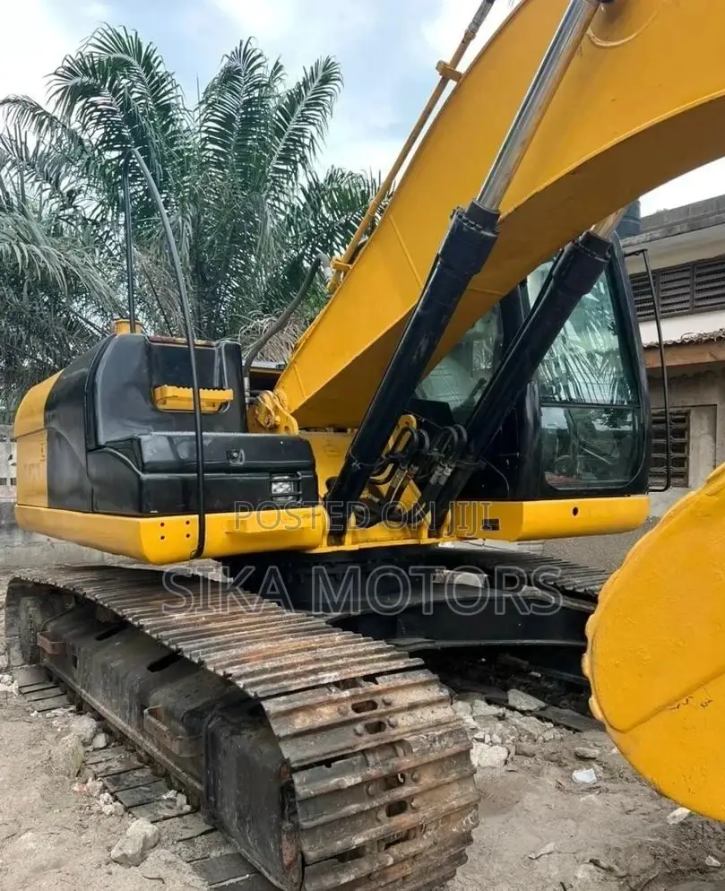 Cat Excavetor