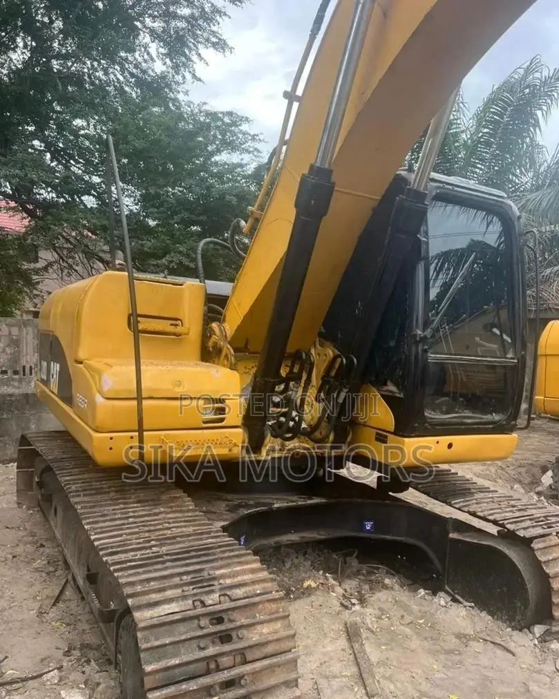 Cat Excavetor