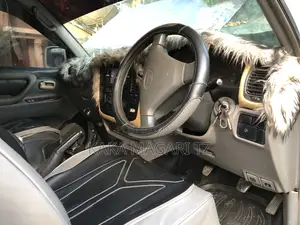 Toyota Land Cruiser 2003 White