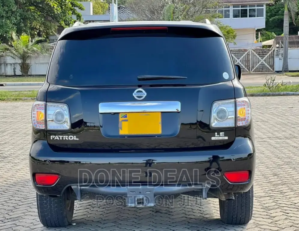 Nissan Patrol 2013 Black