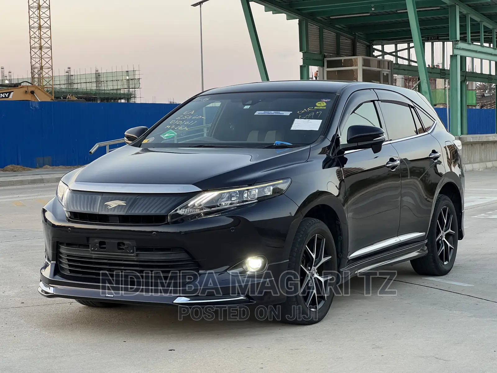 Toyota Harrier 2.0 2016 Black
