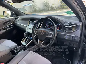 Toyota Harrier 2.0 2016 Black