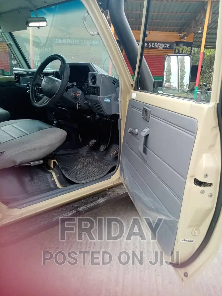 Toyota Land Cruiser 100 4.2 TD 2005 Beige