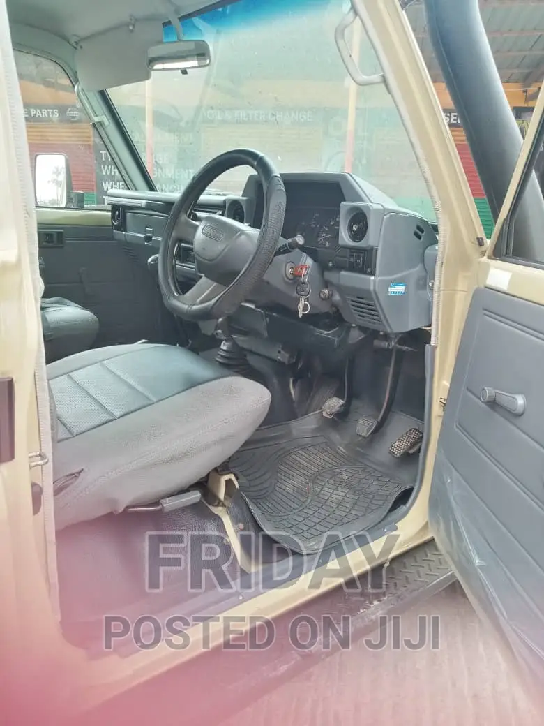 Toyota Land Cruiser 100 4.2 TD 2005 Beige