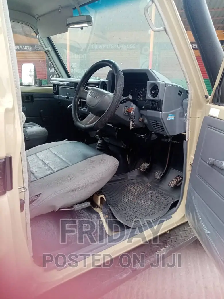 Toyota Land Cruiser 100 4.2 TD 2005 Beige