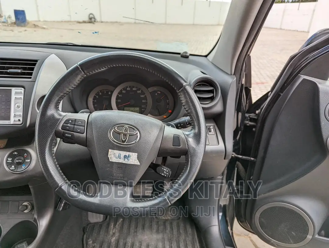 Toyota Vanguard 2012 Black