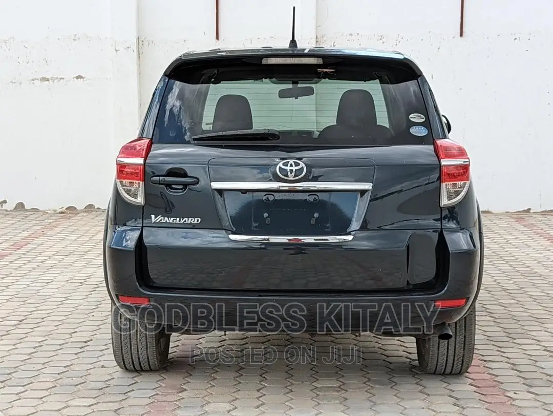 Toyota Vanguard 2012 Black