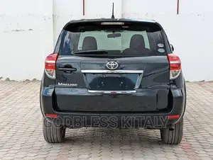 Toyota Vanguard 2012 Black