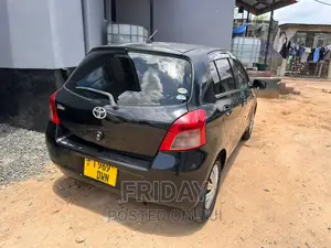 Toyota Vitz 1.0 FWD 5dr 2005 Black