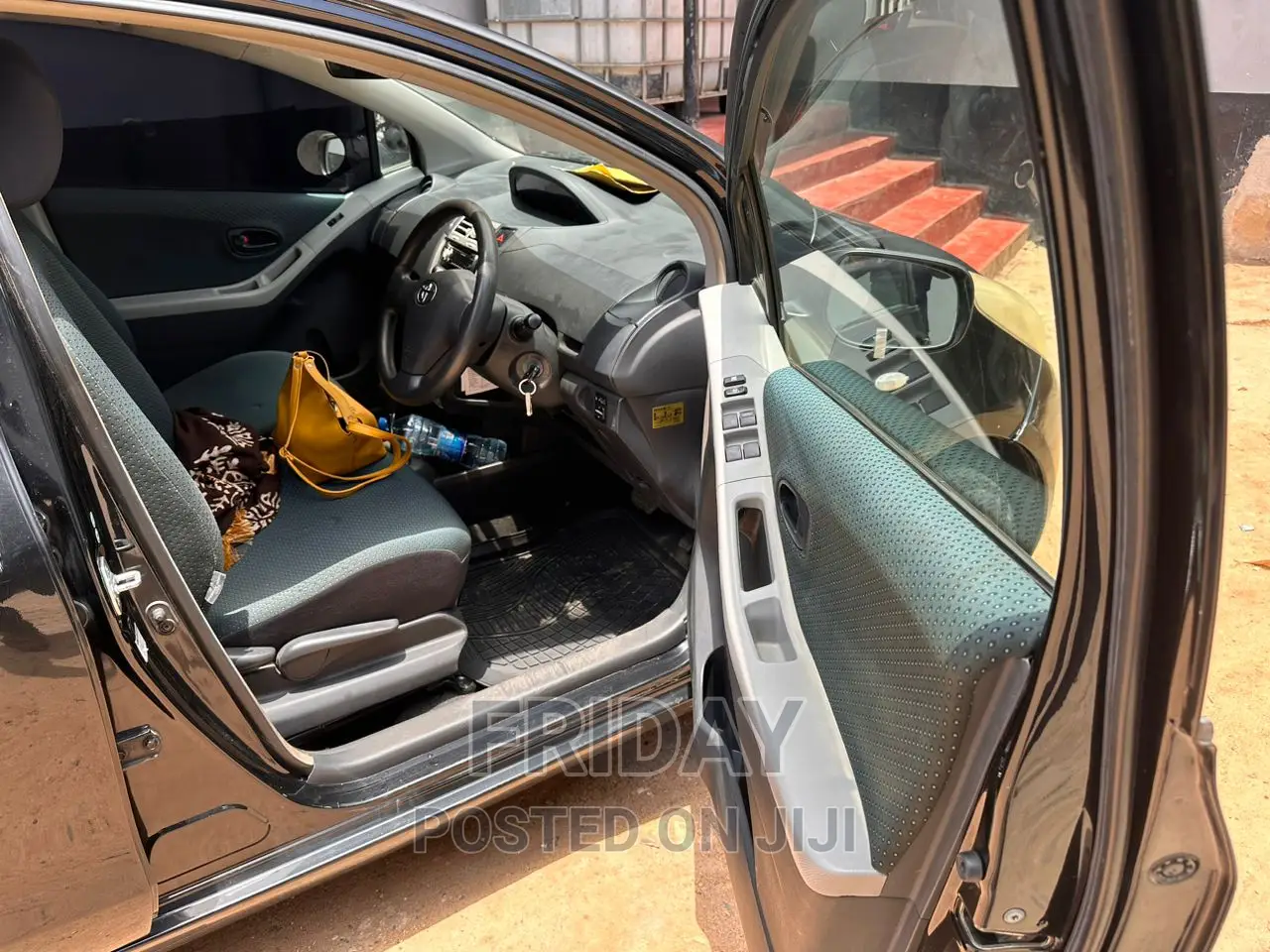 Toyota Vitz 1.0 FWD 5dr 2005 Black