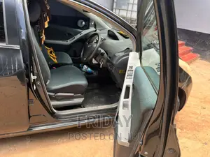 Toyota Vitz 1.0 FWD 5dr 2005 Black