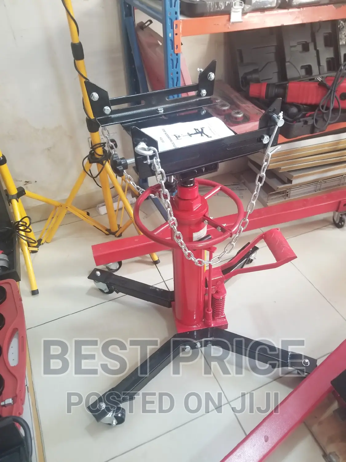 Powerful 0.6 Ton Transmission Jack for Heavy Lifting