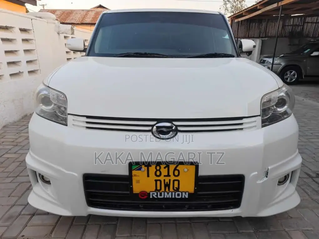 Toyota Corolla Rumion 2009 White