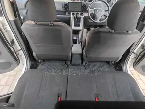 Toyota Corolla Rumion 2009 White