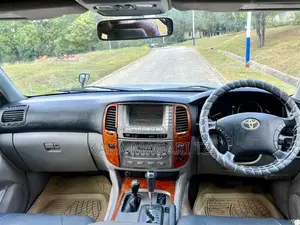 Toyota Land Cruiser 2004 Silver