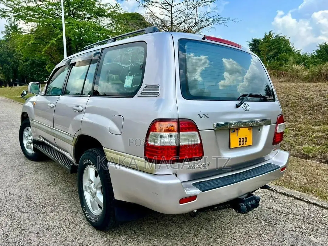 Toyota Land Cruiser 2004 Silver