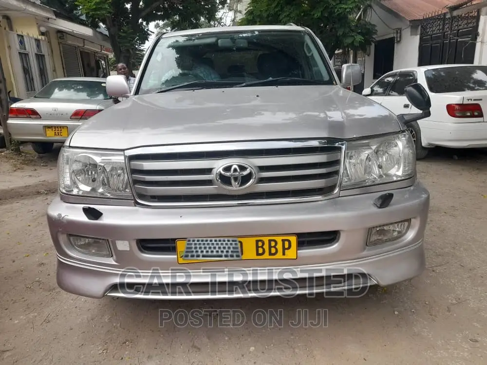 Toyota Land Cruiser HDJ 100 2004 Silver