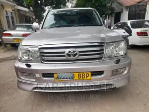 Toyota Land Cruiser HDJ 100 2004 Silver